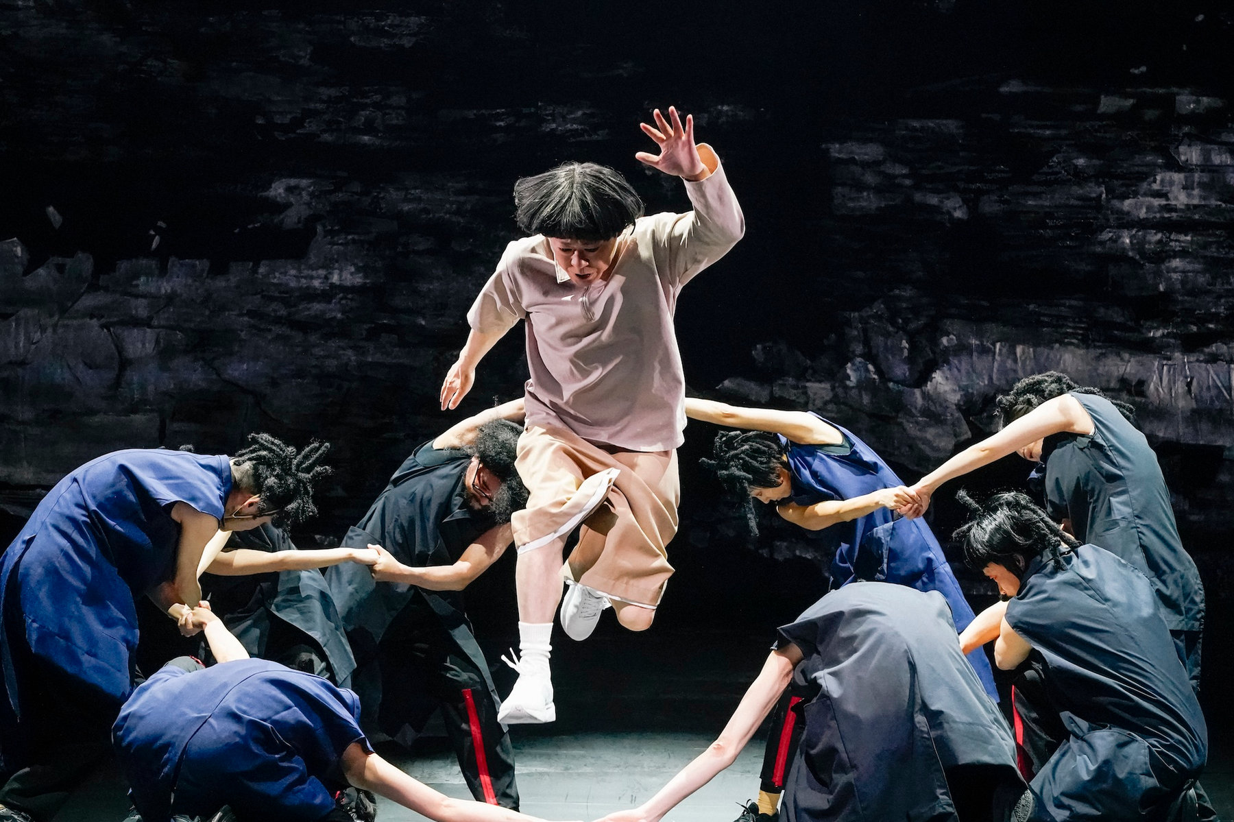 Japanese theatre company Noda Map bring − 320° F to Sadler's Wells