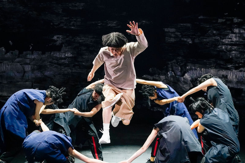 Japanese theatre company Noda Map bring − 320° F to Sadler's Wells