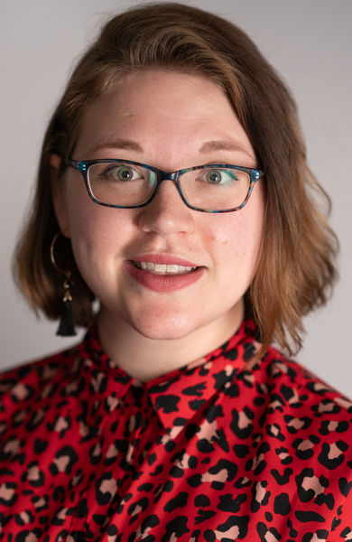 Q&A: Jess Andrews on Dating Apps, Polyamory, and Puppetry