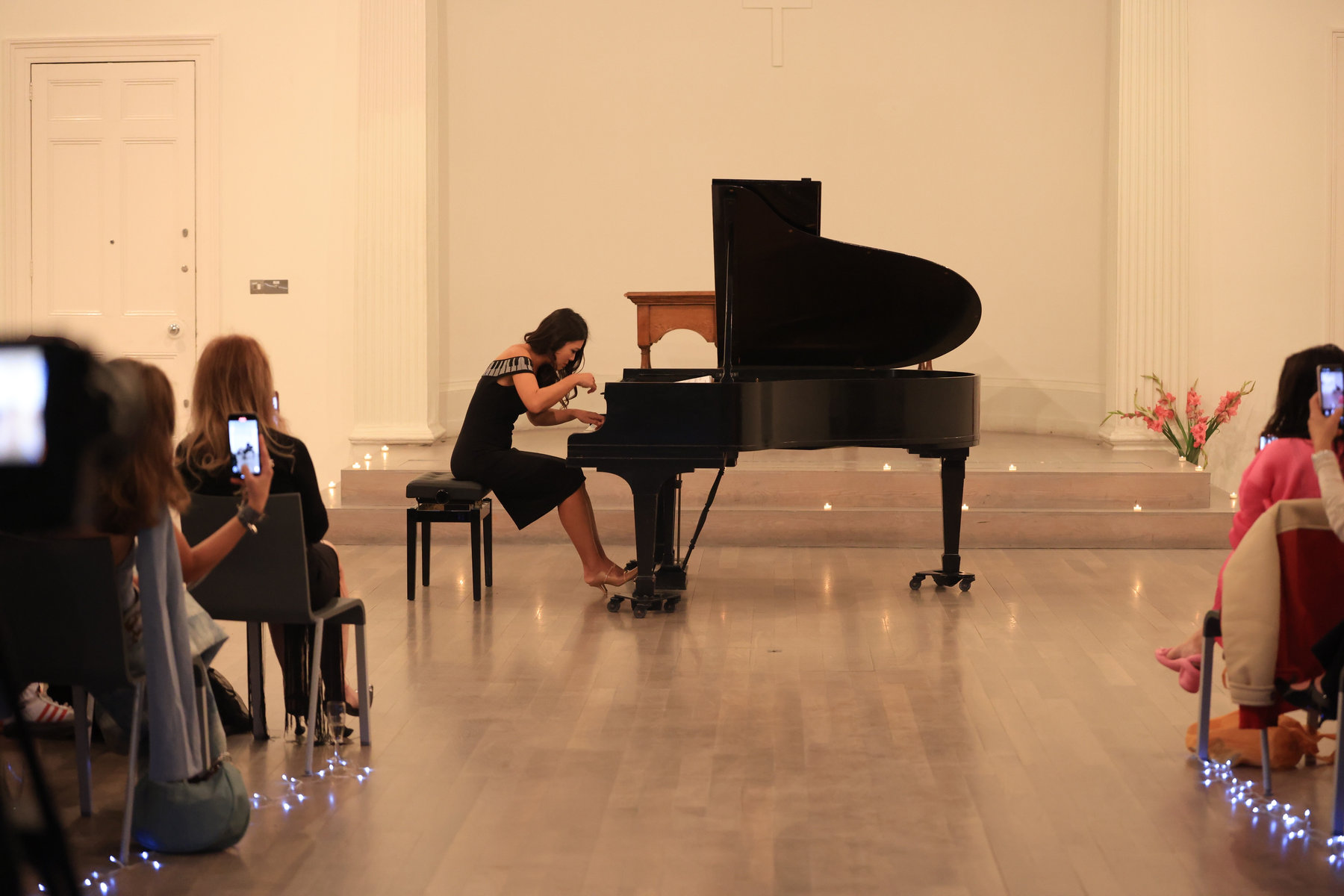 Weiyin Chen’s Couture Concert Sets London Fashion Week Alight