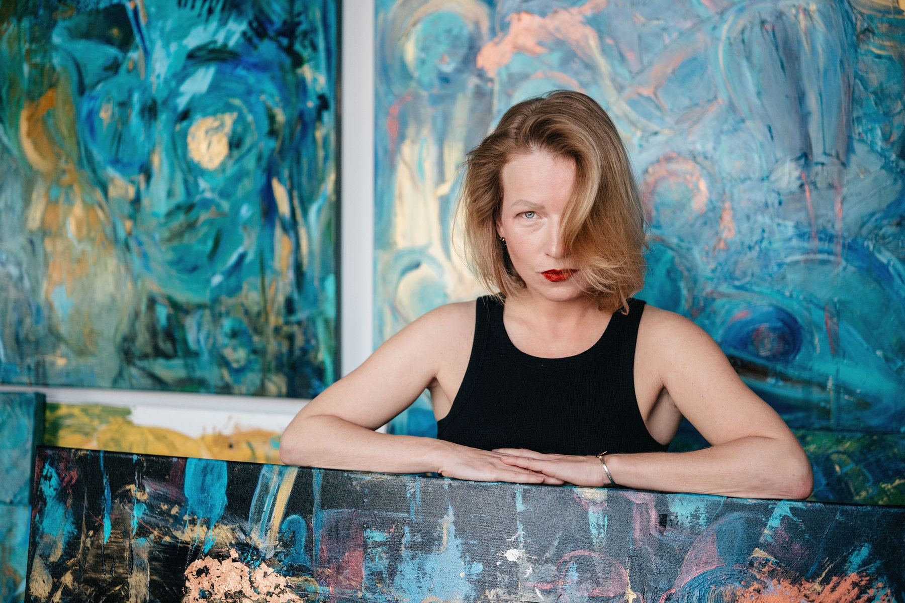 To Be Seen, Fully: Simona Ray and the Quiet Power of Sentient To Paint