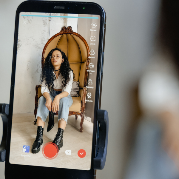 The Year Brands Finally Broke Up with Traditional Advertising