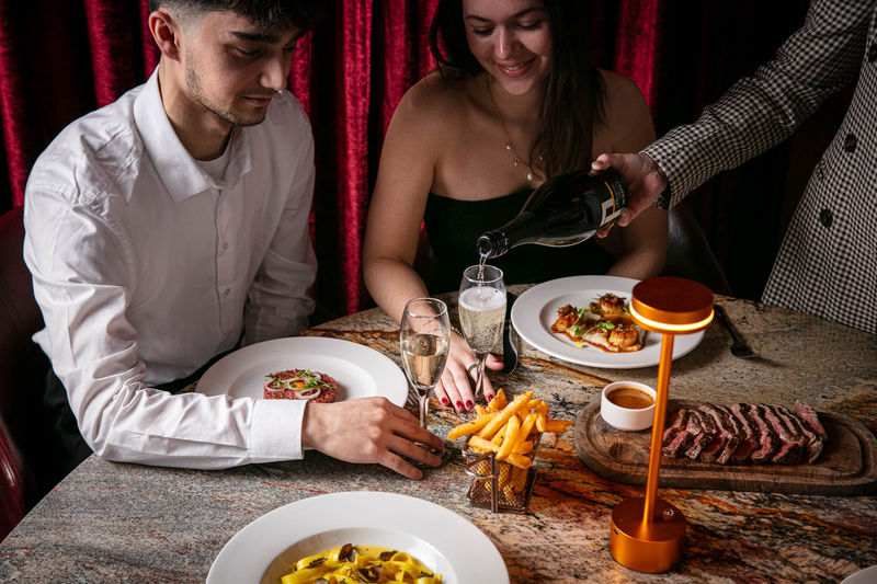 Celebrate Valentines Day with Style at Smith’s Bar & Grill!