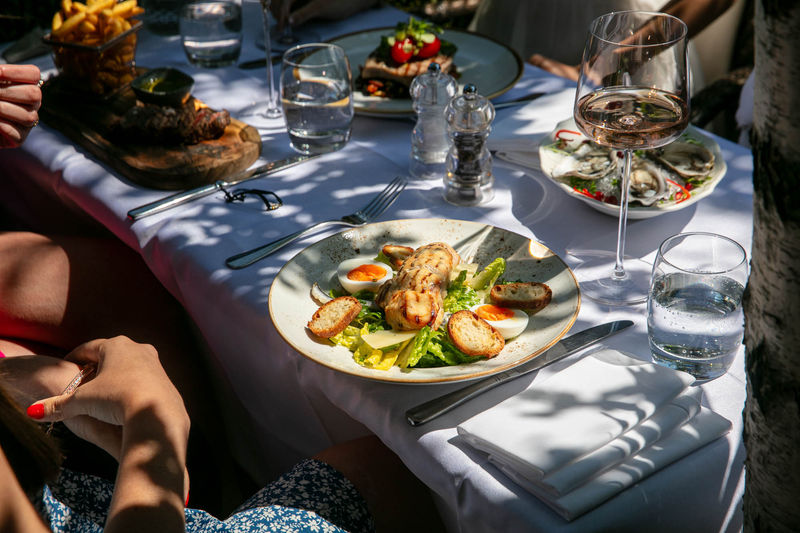 Canal Views & £1 Oysters: Alfresco Season Returns to Smith’s Bar & Grill