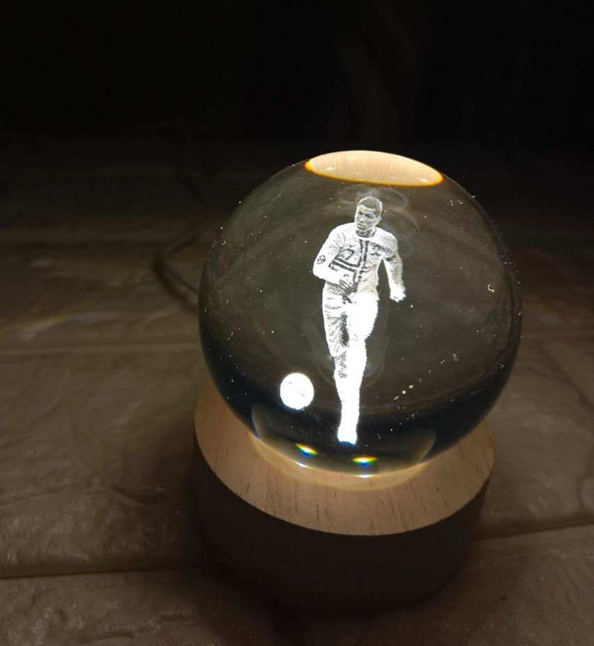 Thumbnail: Ronaldo Crystal Ball Lamp