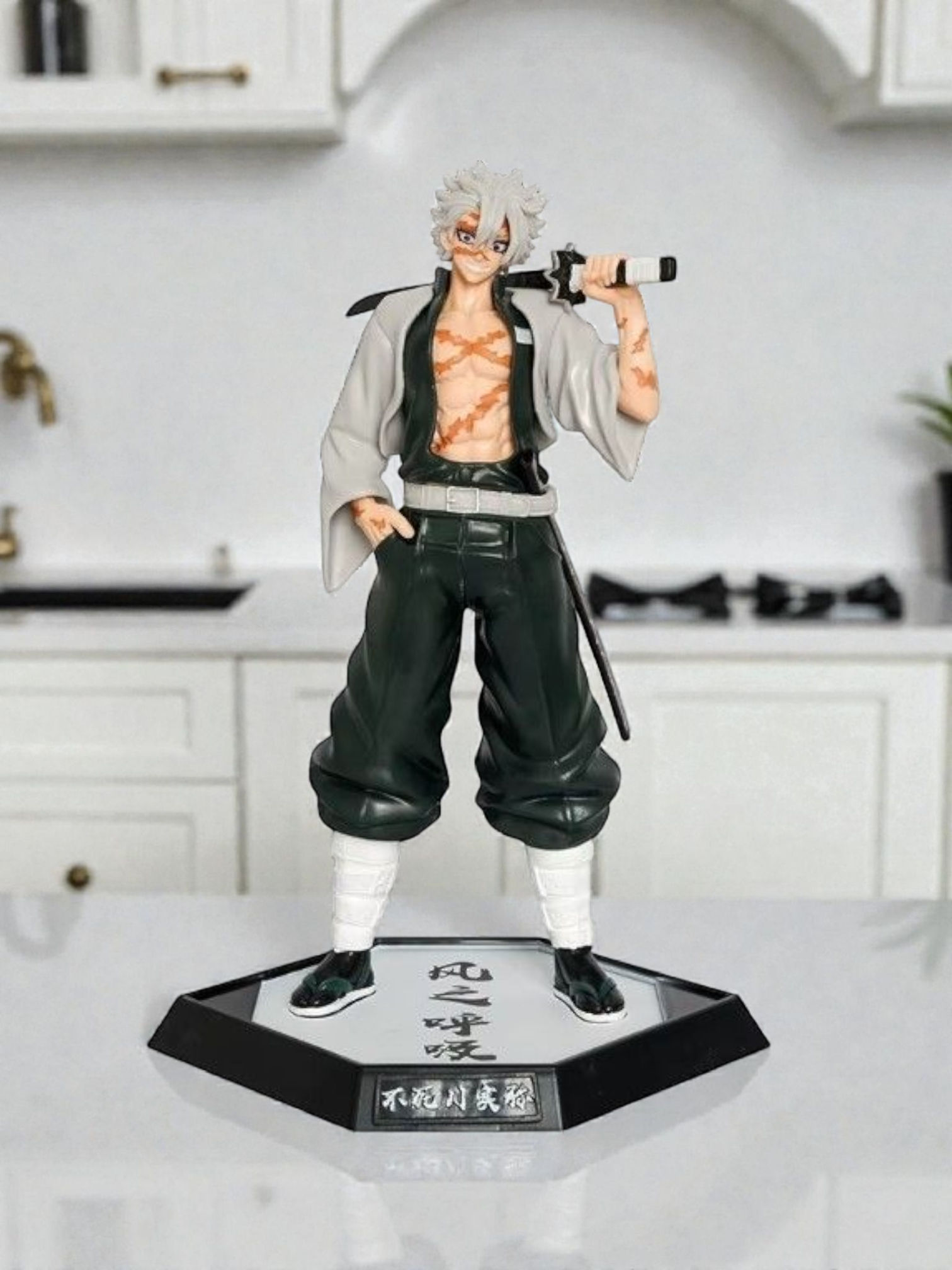 Sanemi Shinazugawa Wind Hashira Action Figure (30 cm)