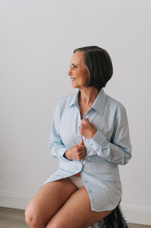 boudoir photography in Annapolis Maryland as an anniversary present for husband