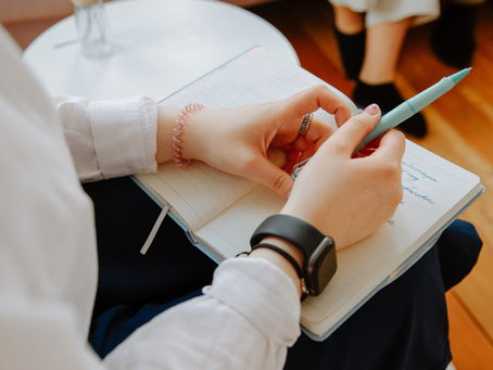 Bilimsel Yaklaşım: Bilişsel Davranışçı Terapi ile Özgüven Kazanmak Uzman Psikolog