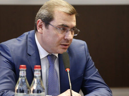 Անշարժ գույքի շուկան այսօր ՀՀ-ի ամենավառ «հայելին» է․ ներսից՝ վարկային կախվածություն, դրսից՝ օտարերկրյա պահանջարկ, մեջտեղում՝ գների անընդհատ բարձրացում և Երևանի գերծանրաբեռնվածություն․ Անանյան