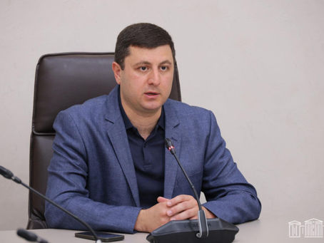 Մանդատ վերցնել-չվերցնելու հարցը ոչ թե պետք է պայմանավորված լինի ներքին հիասթափությամբ կամ տարաբնույթ մեկնաբանություններով, այլ անելիքների հստակ արձանագրմամբ ու առաջնահերթությունների սահմանմամբ․