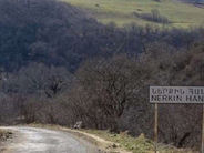 2 տարի է՝ Սյունիքի Ներքին Հանդ գյուղի բնակիչները չեն կարողանում այցելել իրենց հարազատների շիրիմներին. գերեզմանոցը թշնամու դիտարկման տակ է, կրակում են