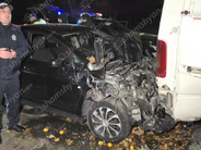 Երևանում ոչ սթափ, առանց վարորդական վկայանի 28-ամյա տղամարդը «Nissan»-ով բախվել է կայանված «Ford Transit»-ին, վերջինն էլ բախվել է «BYD»-ին, որն էլ՝ «BMW»-ին