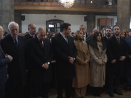 Փաշինյանն ու մի շարք պաշտոնյաներ Գյումրու Յոթ վերք եկեղեցում մասնակցում են պատարագին