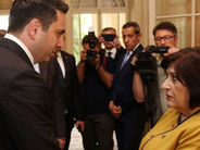 Ալեն Սիմոնյանը կարճ զրույց է ունեցել Ադրբեջանի խորհրդարանի նախագահի հետ