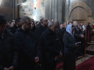 Նիկոլ Փաշինյանը Հովհաննավանքում մասնակցում է կիրակնօրյա «պատարագի»