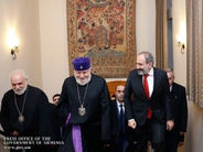 «Փաստ». Հայ առաքելական եկեղեցին՝ վերջին պատնեշը քաղաքական «բեսպրեդելի» դեմ