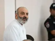 Դատարանին ներկայացված դիմումով հրաժարվել ենք Բագրատ սրբազանի խափանման միջոցը փոխելու միջնորդությունից և խնդրել հետաձգել դատական նիստը. փաստաբան