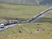 Լարսը բաց է