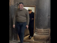 Հովհաննավանքի տարածքում բազմաթիվ ծպտյալ ոստիկաններ կան, իսկ Տեր Սարգսին Քննչականը հրավիրել է հարցաքննության