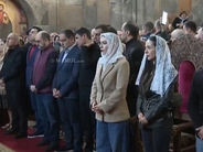 «Հրապարակ». Պաշտոնյաների կանայք են սկսել պատարագի համար մարդ հավաքագրել