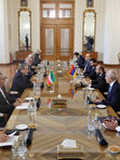 Տարածաշրջանում կայուն խաղաղությունը կախված է հենց տարածաշրջանի երկրների կողմից տարածաշրջանային խնդիրների լուծումից․ Աբբաս Արաղչին՝ Արարատ Միրզոյանին