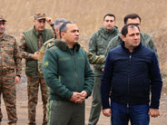 Պաշտպանության նախարարն ու ՔԿ նախագահը հարավարևելյան սահմանագոտում հետևել են ամրաշինական և ինժեներական աշխատանքների ընթացքին