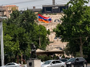 Երևանում կատաղի մшրտեր են ընթանում Արցախի դրոշի դեմ․ 3 օր է քաղաքապետարանի ուղիղ հրահանգով Ֆրանսիայի հրապարակից հեռացվում է Արցախի դրոշը․ ՀՅԴ ՀԵՄ