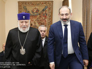 Եթե Մայր Աթոռը պղծած Կտրիճն ինքնակամ չհեռանա, Հայաստանյայց Առաքելական Սուրբ Եկեղեցու հավատավոր հոտը նրան կհեռացնի՝ քրիստոնեաբար․ Փաշինյան