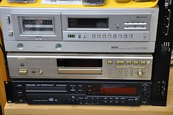 理容室メヌエット 店内アンプ