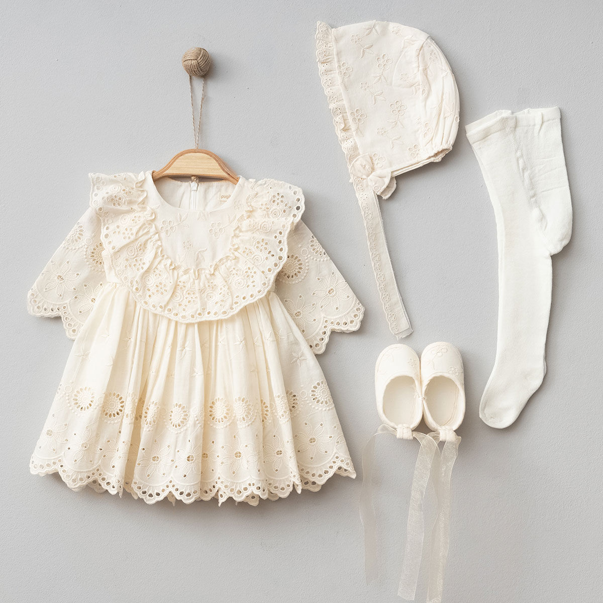 A Pack of Two Sizes Girl Embossed Fabric Special Day Dress Set,4 pcs,Girl Outfit