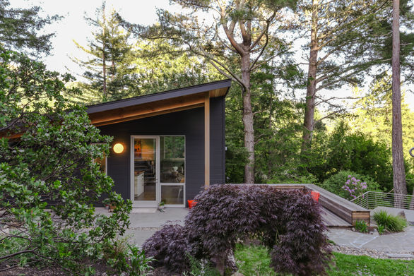 Cazadero House exterior with strategic and thoughtful landscaping and the site’s sheltered feel.
