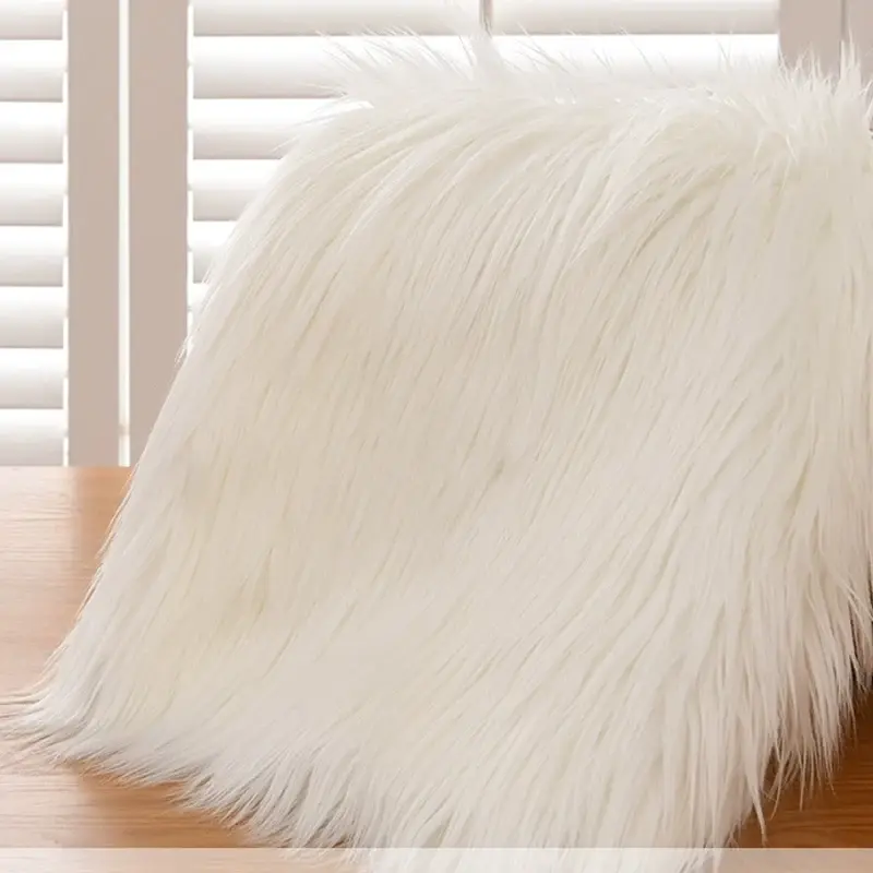 „Wild Reach“ – Premium Langhaar-Kunstfell (Faux Fur)