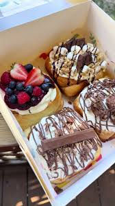 6 Mixed Cinnamon Rolls