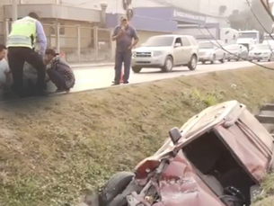 Tremendo accidente vial en la 33 calle deja un herido, carro destruido en sector el Polvorín