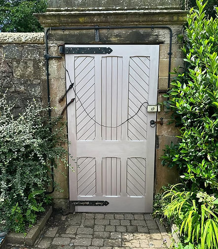 Heavy duty outside door 