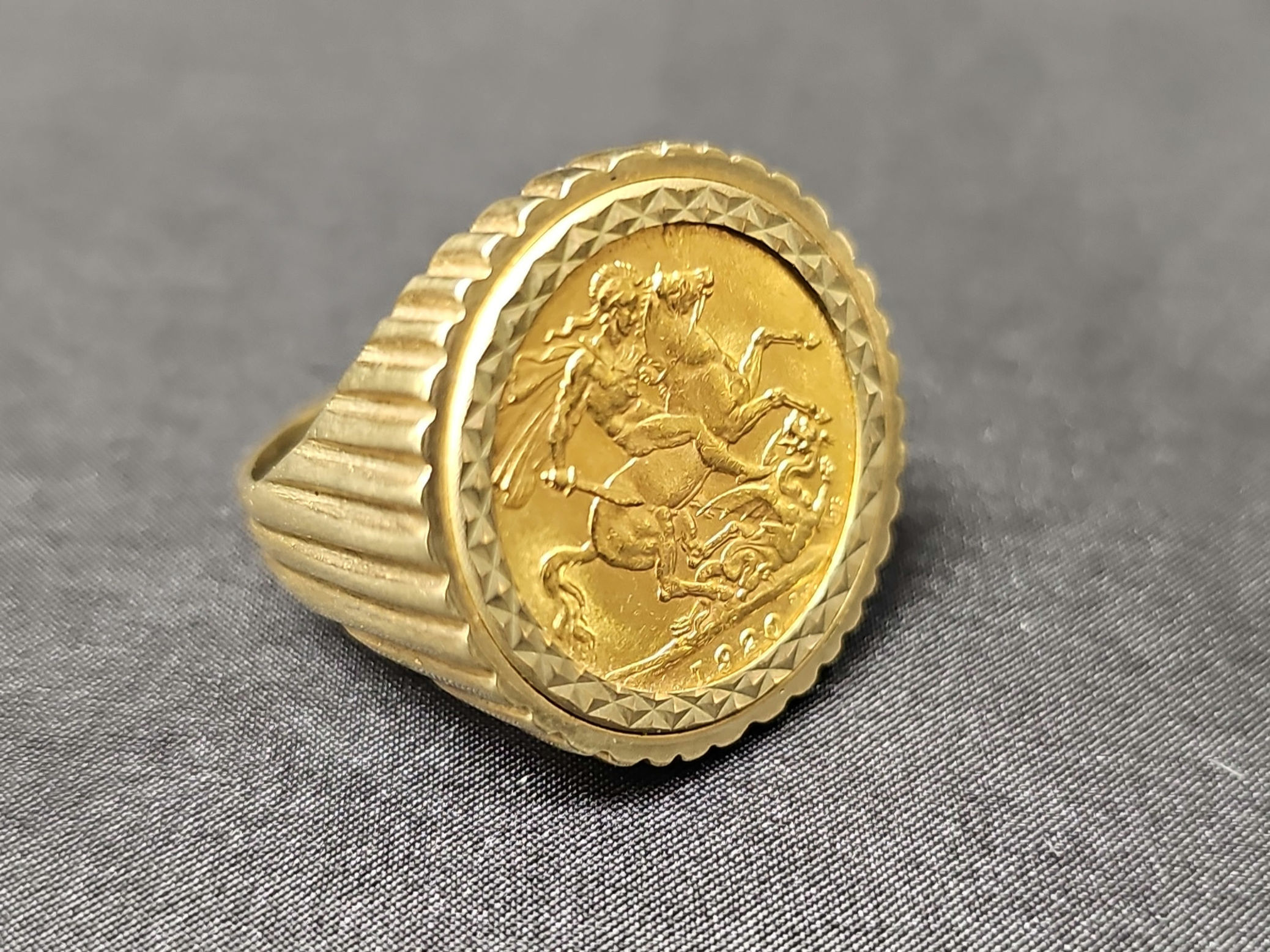 1920 22ct Gold Full Sovereign in 9ct Ring