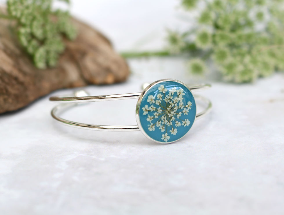 Thumbnail: Silver bangle in Teal, with real Queen Anne's Lace flower