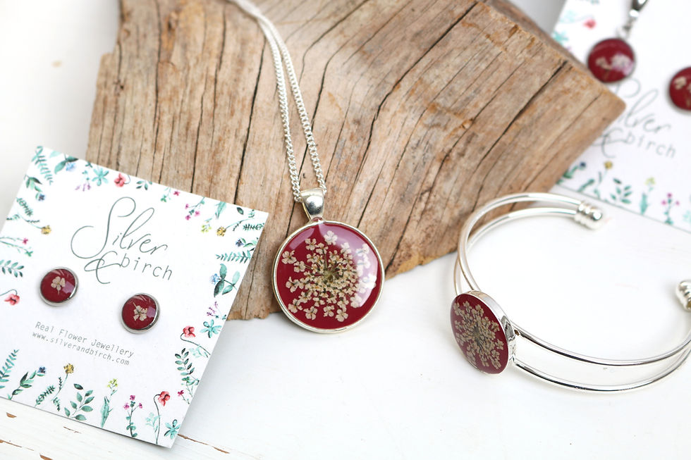 Thumbnail: Silver necklace in Viva Magenta, Pantone colour of the Year 2023
