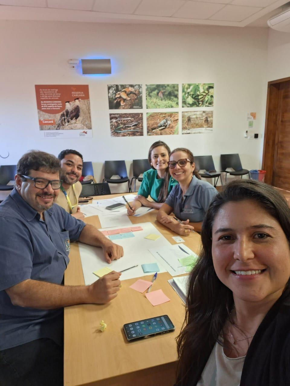 Instituto participa de seminário sobre combate à poluição plástica na Reserva Caruara