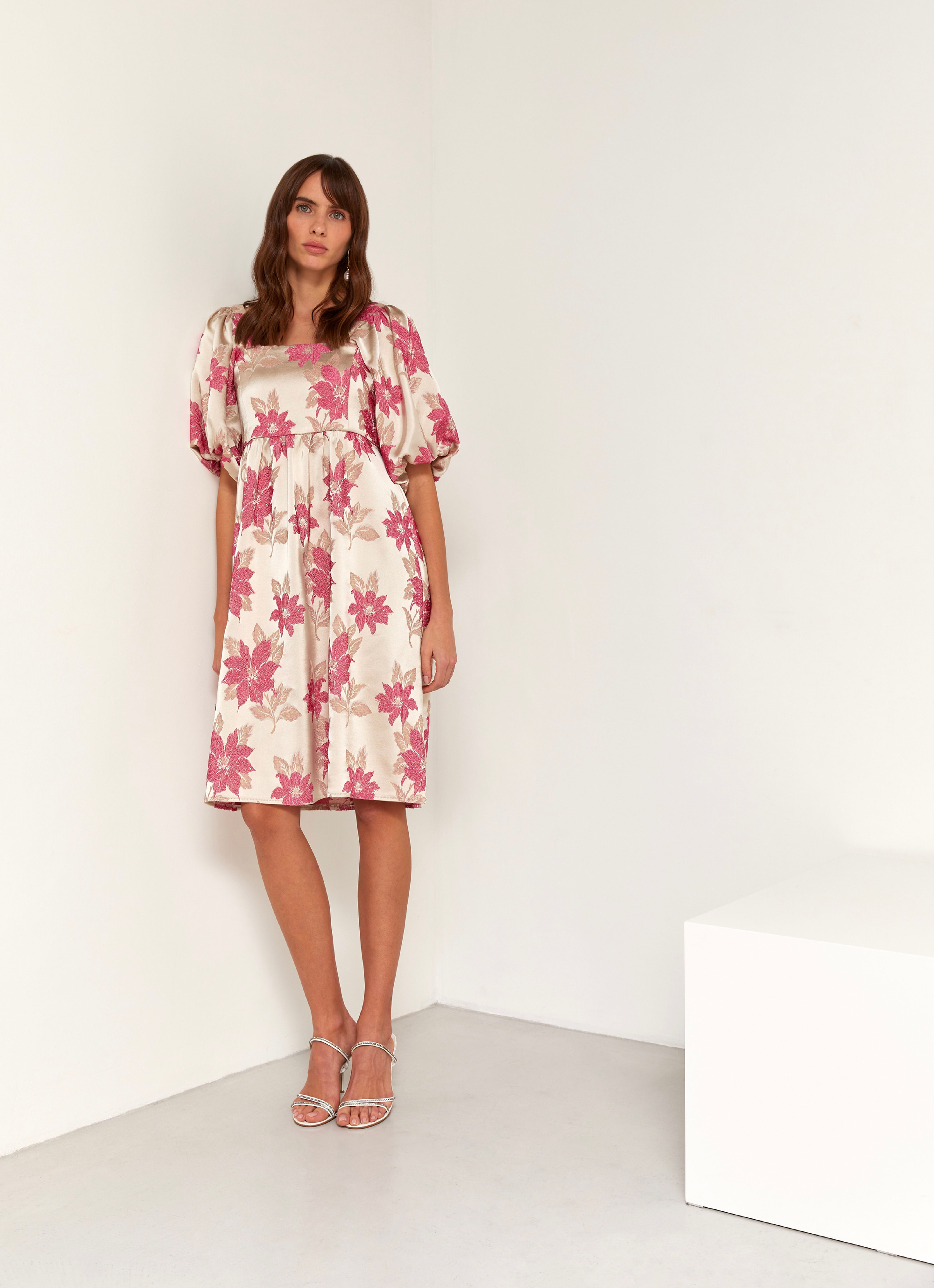 Pink flower jacquard dress