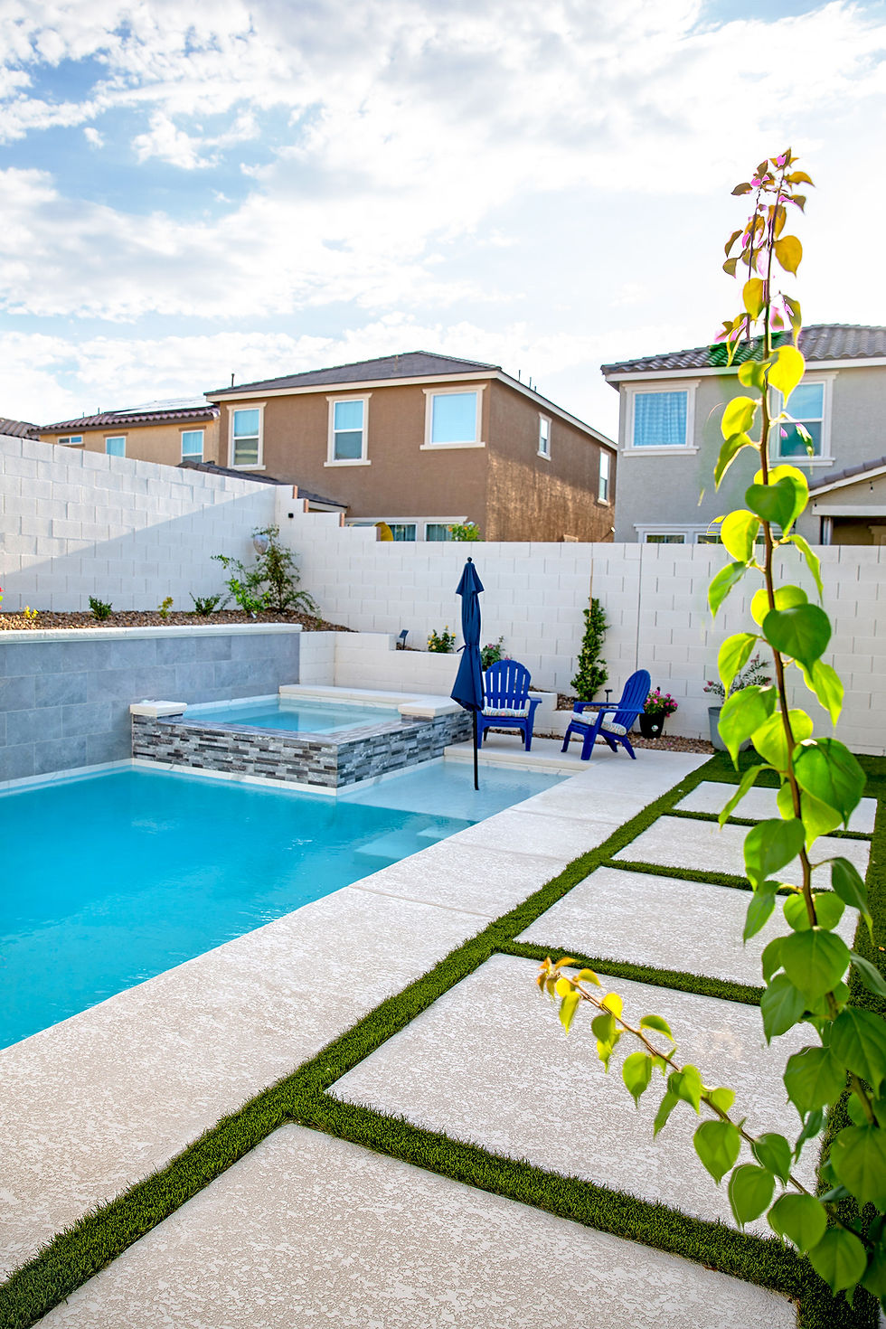 geometric pool wet deck paver terf