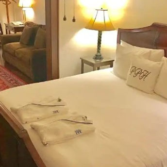 Front King Balcony Suite - Park Plaza.jpg