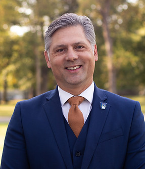 staff buckler adam 25.jpg