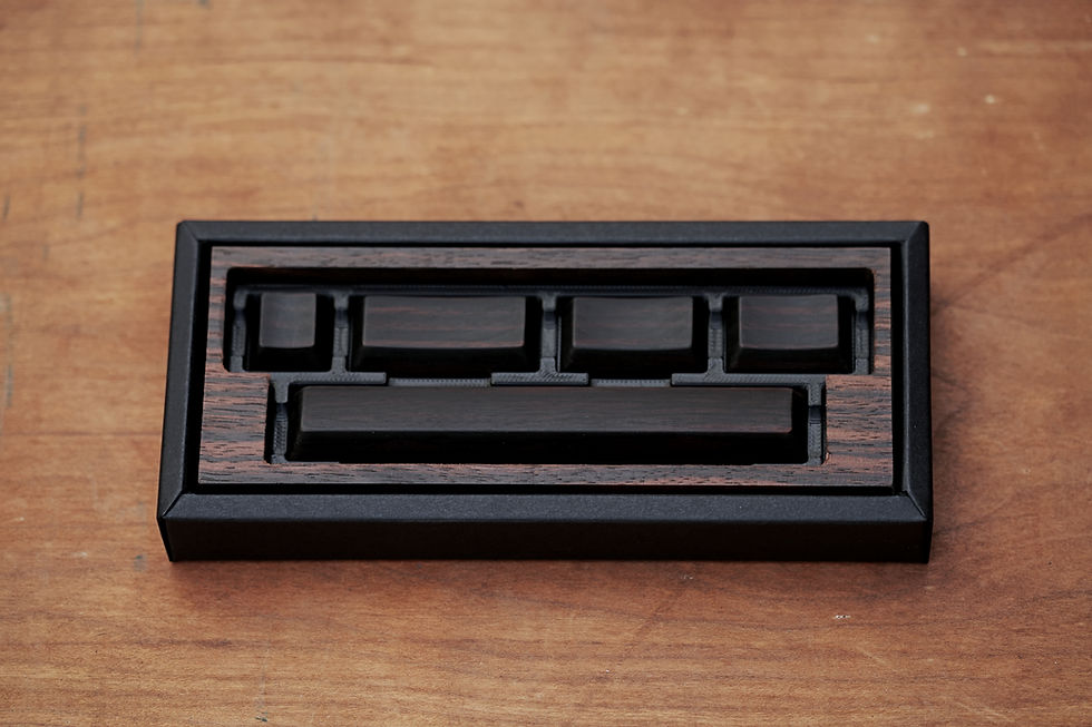 サムネイル： HHKB Studio Custom Keycaps - Striped Ebony