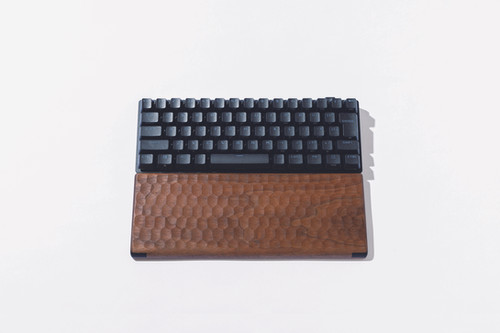 亀甲名栗木製パームレスト HHKB Studio用亀甲名栗木製パームレスト｜松葉製作所