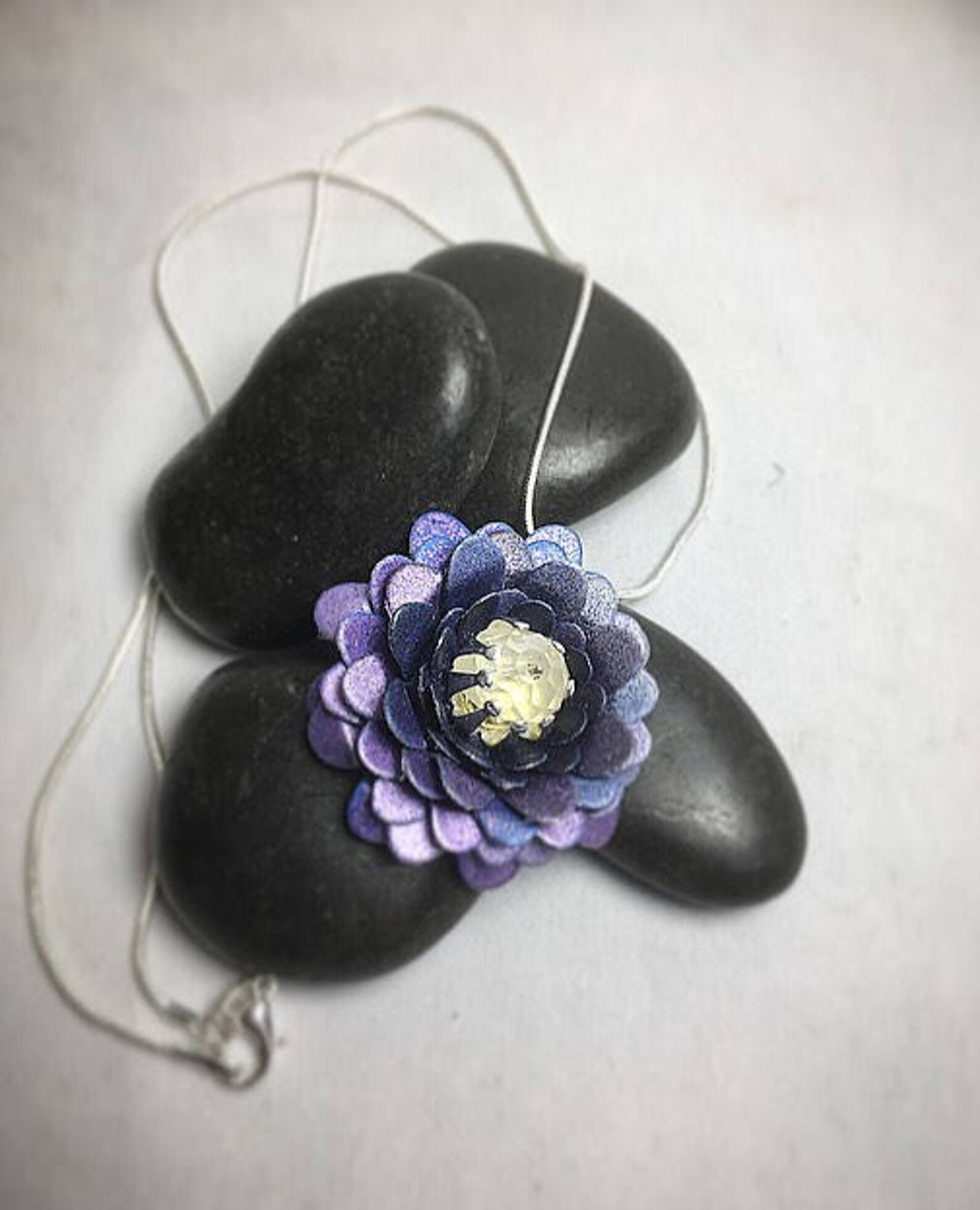 Small purple flower necklace