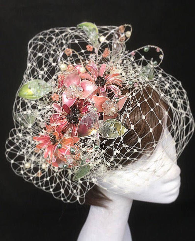 Thumbnail: Vintage wedding fascinator