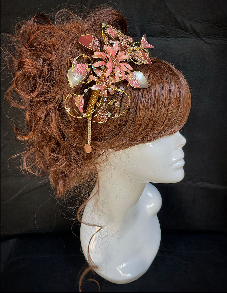 Thumbnail: Peach and gold fascinator