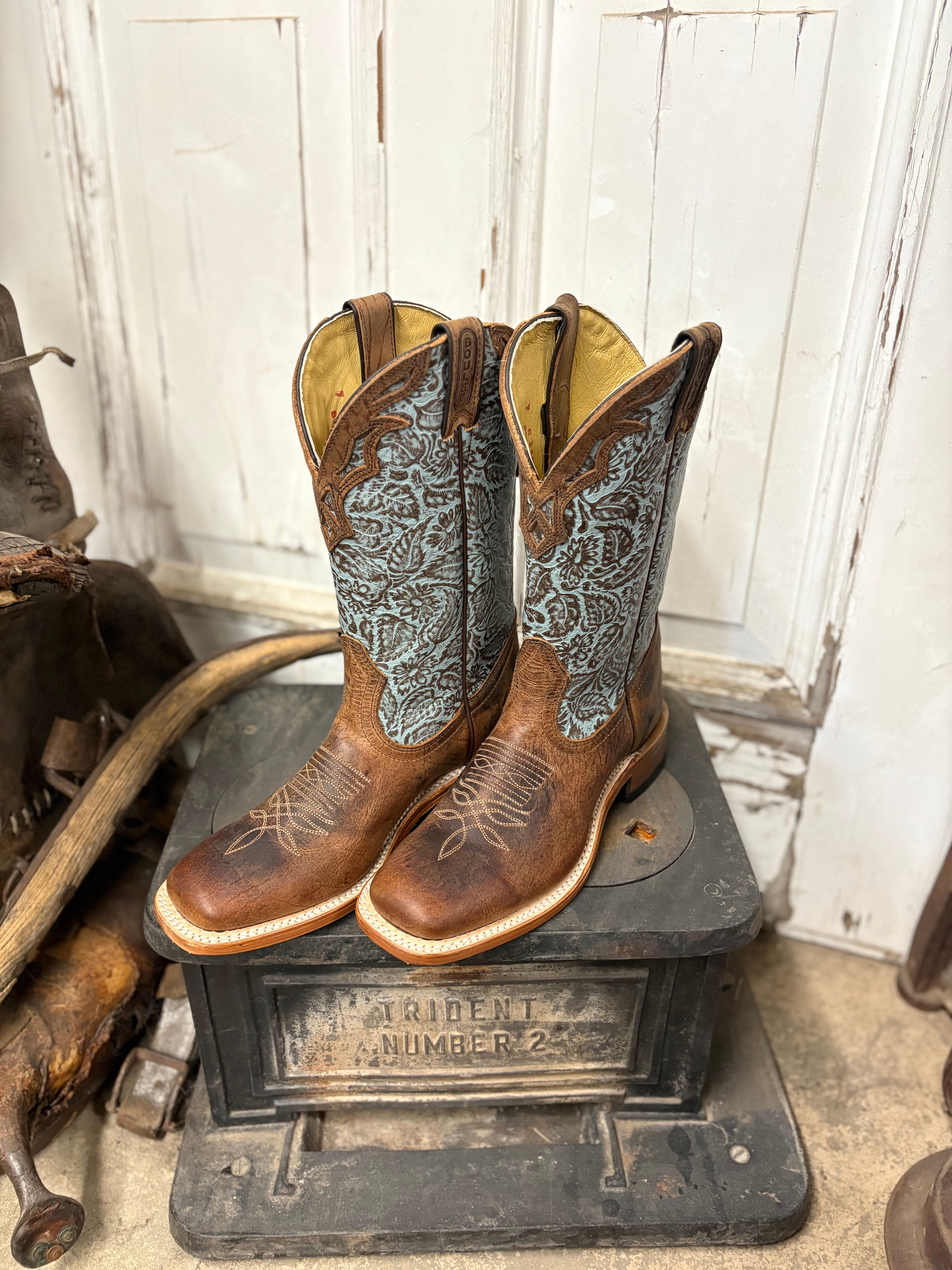 Boulet Ladies 2959 Square Toe Boot