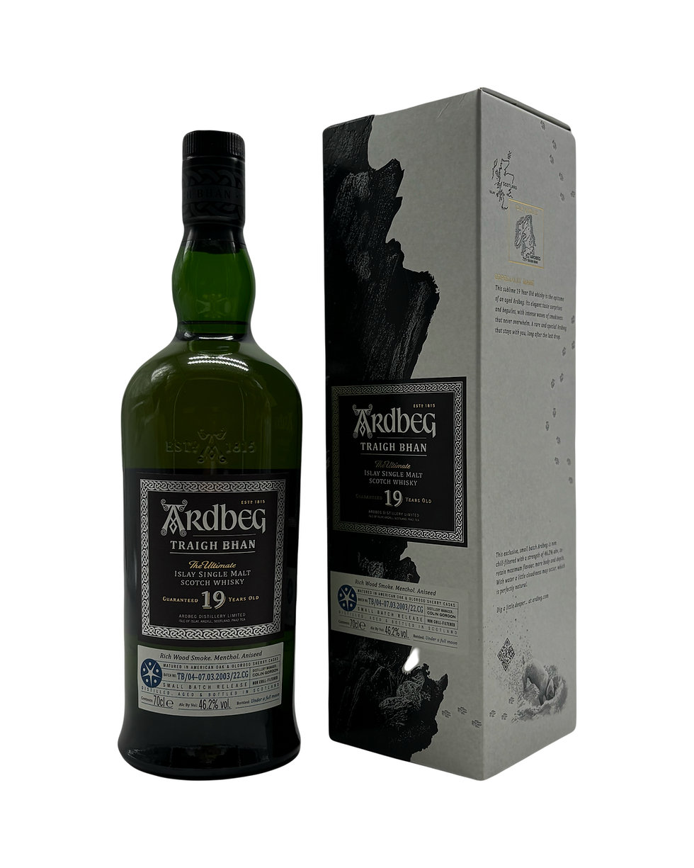 Bouteille de whisky écossais Ardbeg Traigh Bhan 2003 19 ans Batch #4 avec son étui.